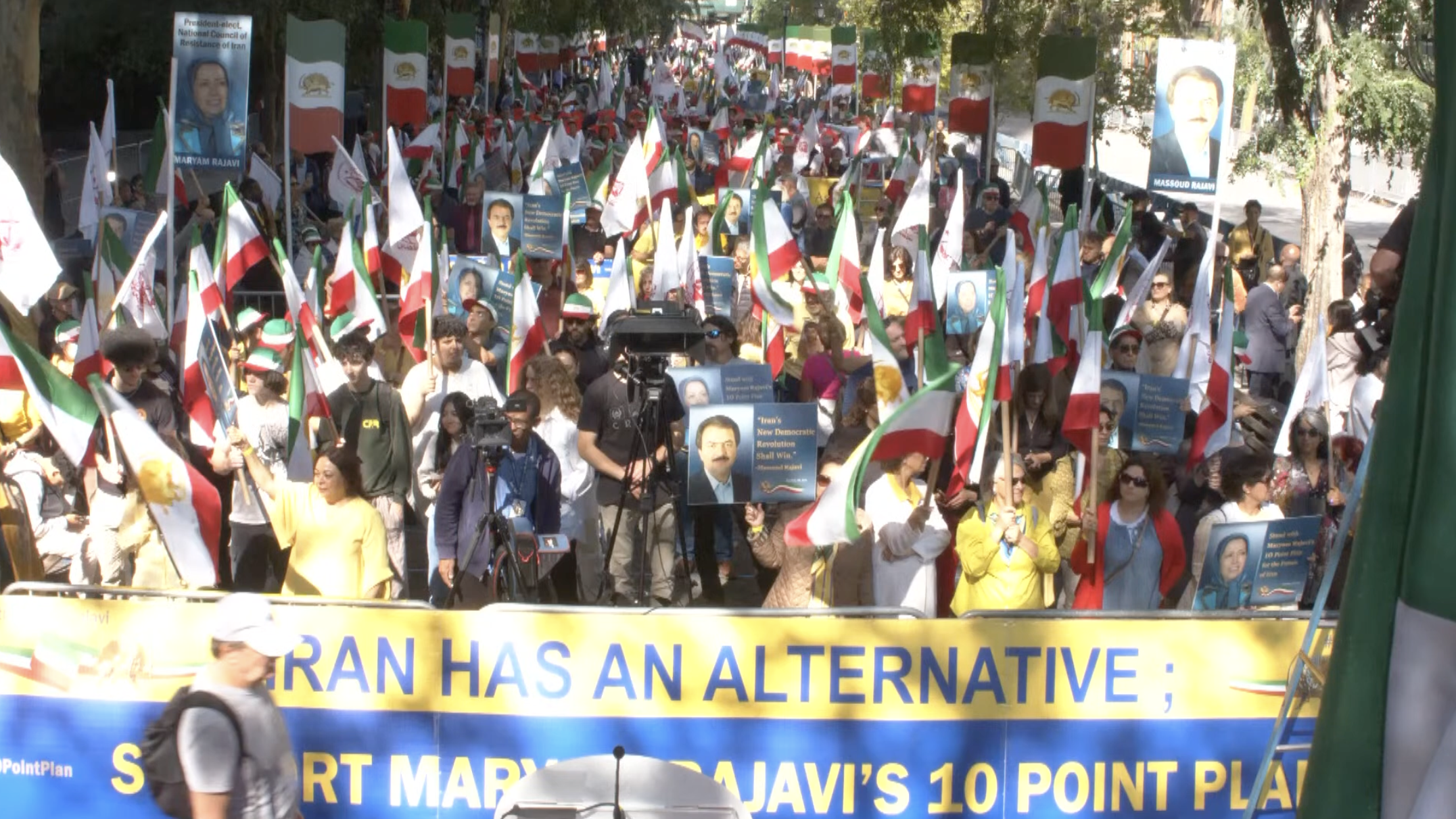 Iranian Resistance Rallies Outside UN Against Regime